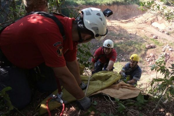 ASCURRA  APIÚNA E RODEIO: Corporação realiza curso de resgate em altura 0