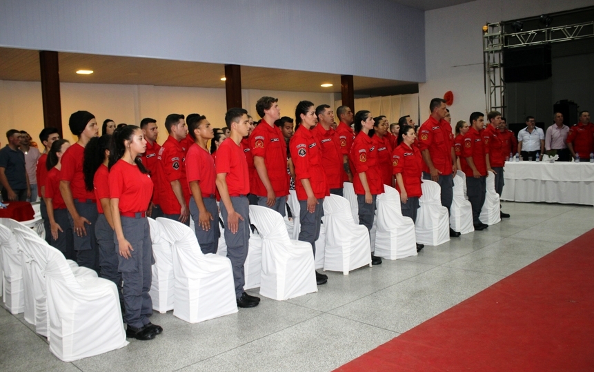 PRESIDENTE GETÚLIO: Corporação incorpora novos Bombeiros Voluntários e presta homenagens 0