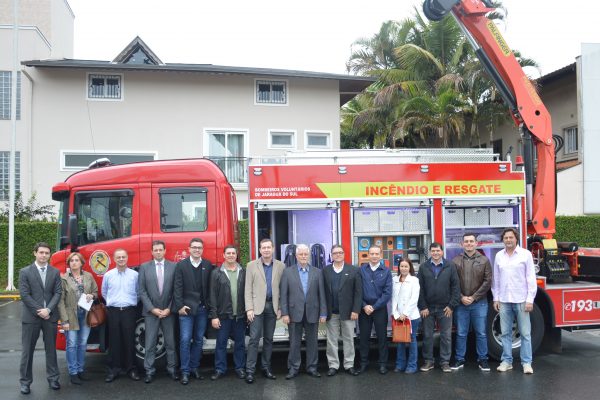 Corporações contam com novos veículos de combate a incêndio 0